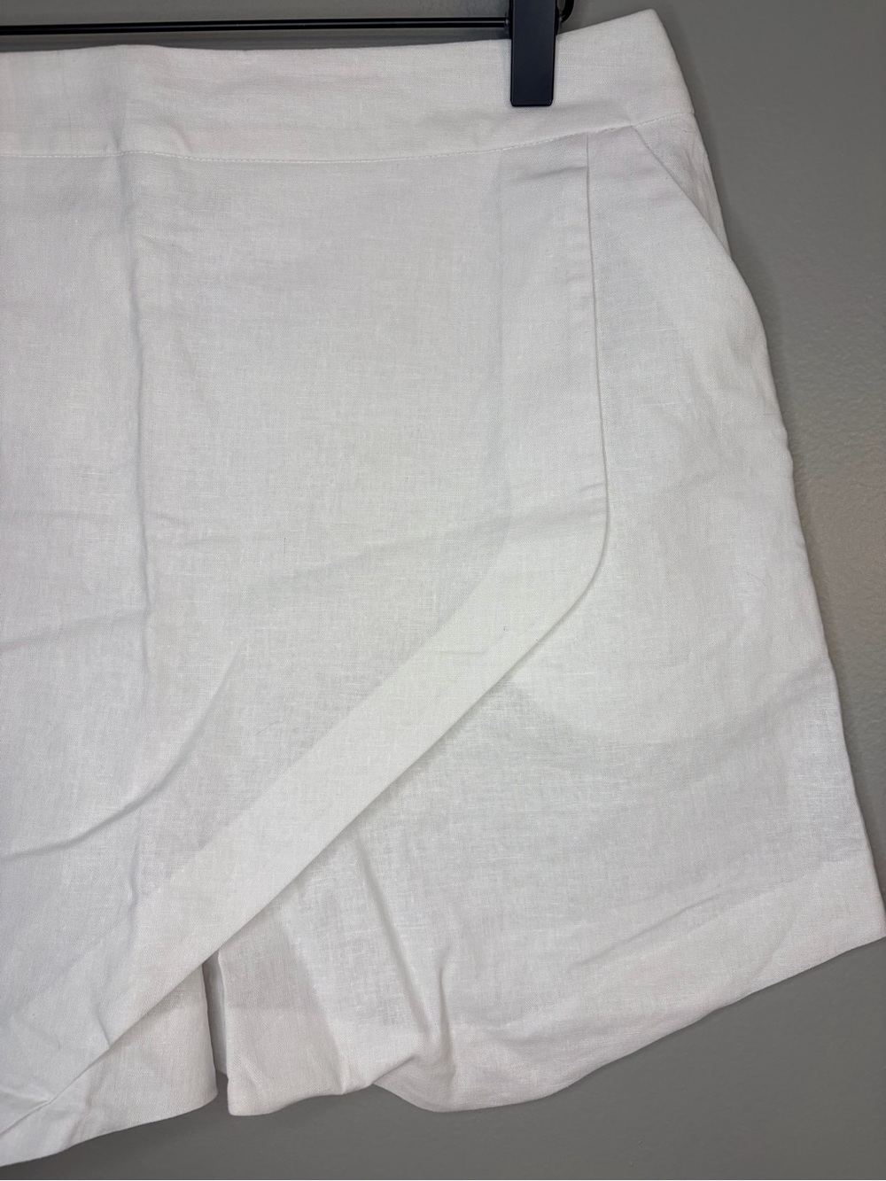 *NWT* ASOS Women’s White Mini Skort, Size 10 - Picture 2 of 9